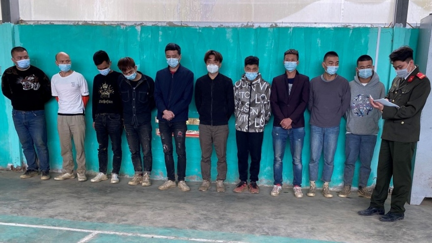 Cao Bang police arrest 11 illegal Chinese immigrants
