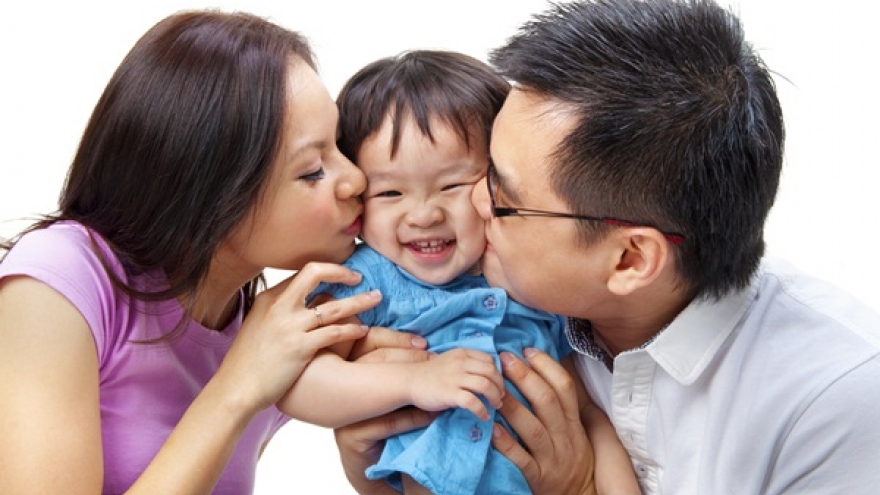 8 lợi ích tuyệt vời khi cha mẹ ôm con thường xuyên