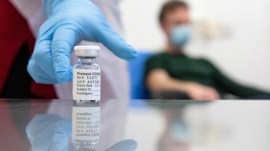Pháp tạm dừng sử dụng vaccine AstraZeneca