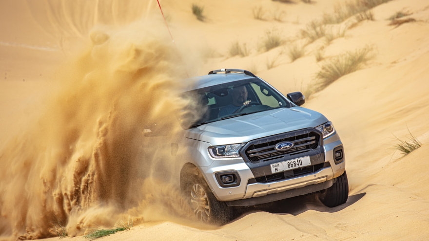 Thử nghiệm khả năng "chịu đựng" của Ford Ranger trên sa mạc 50 độ C