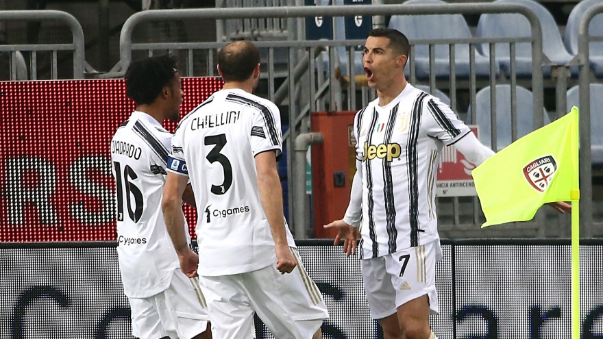 Ronaldo lập hat-trick đầu tiên sau hơn 1 năm, Juventus tiếp tục đua vô địch Serie A 