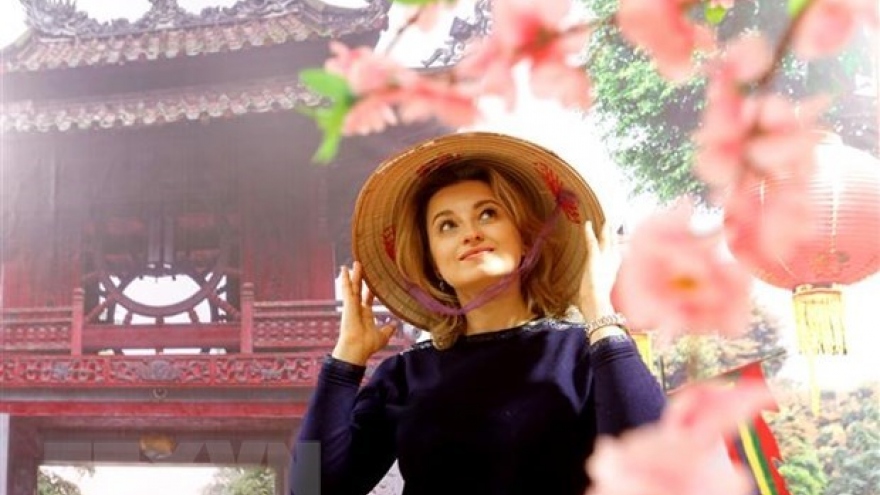 Russian photographer impressed by Vietnam’s Ao Dai