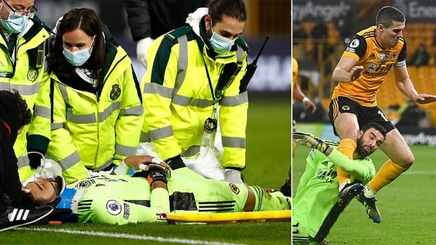 Sao Premier League bất tỉnh sau pha va chạm kinh hoàng với đồng đội