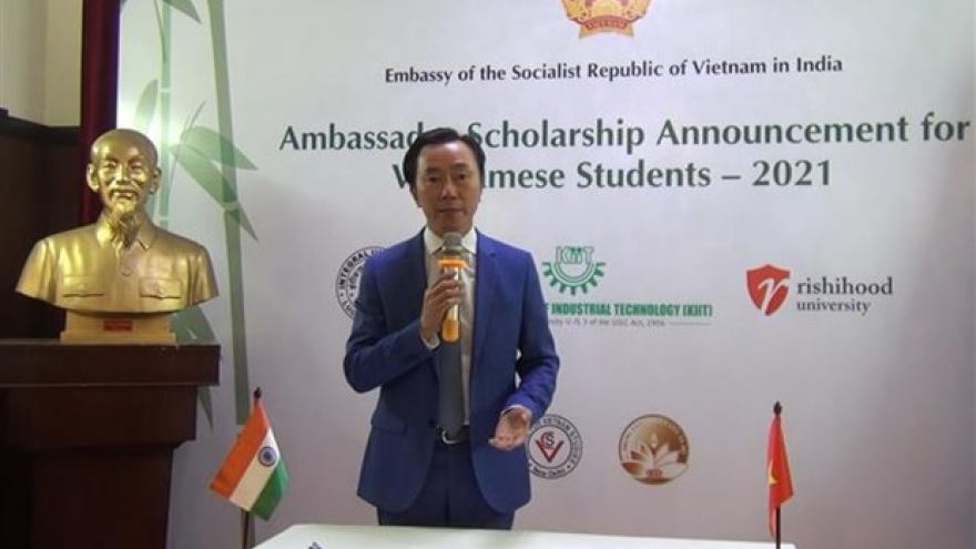 Scholarships for Vietnamese students in India announced