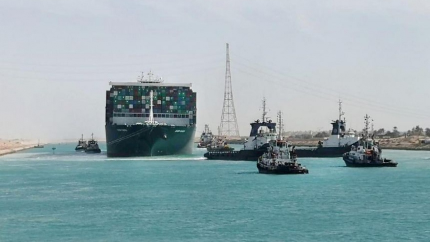Ai Cập cần 4 ngày để giải tỏa ách tắc giao thông tại kênh đào Suez