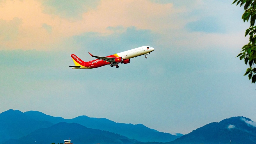 Vietjet "xông đất" sân bay Vân Đồn năm mới Tân Sửu