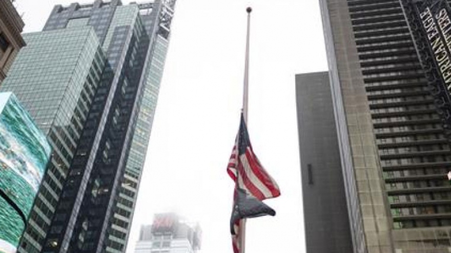 Mỹ treo cờ rủ tưởng nhớ nạn nhân vụ xả súng tại bang Georgia