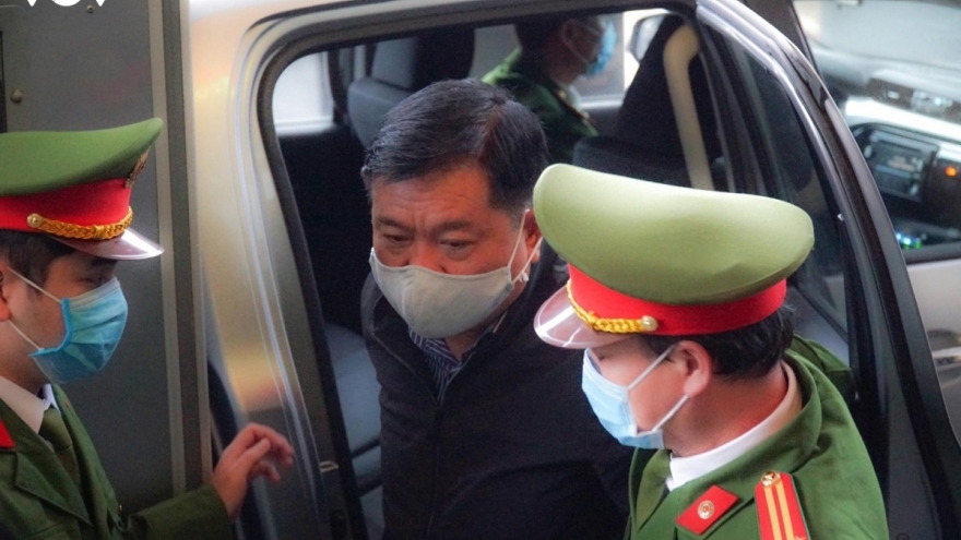 Nóng 24h: Bị cáo Đinh La Thăng lĩnh 11 năm tù trong vụ Ethanol Phú Thọ
