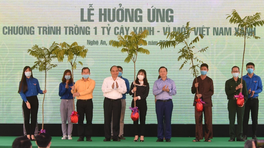 Thủ tướng dự lễ hưởng ứng Chương trình trồng 1 tỷ cây xanh tại Nghệ An
