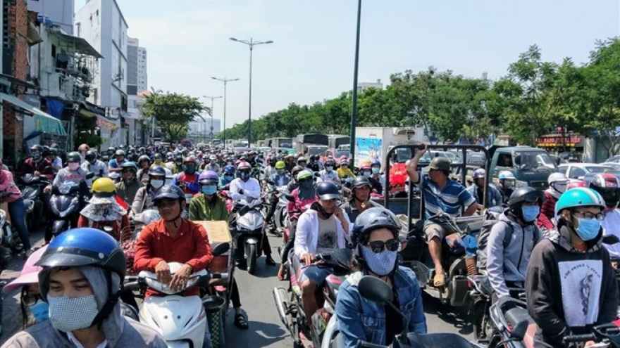 Heat wave strikes southern Vietnam causing hazardous UV levels