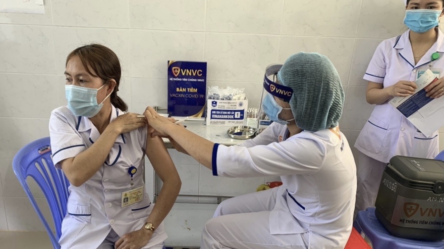Bà Rịa-Vũng Tàu bắt đầu tiêm vaccine phòng Covid-19 cho nhân viên y tế tuyến đầu