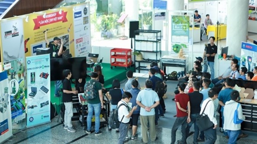 Online trade fairs, exhibitions boom