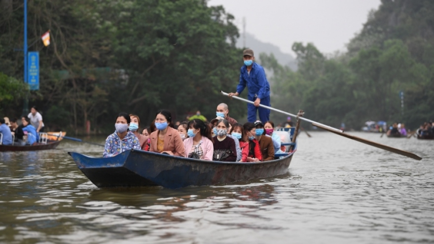 Photos show Huong Pagoda quiet following reopening