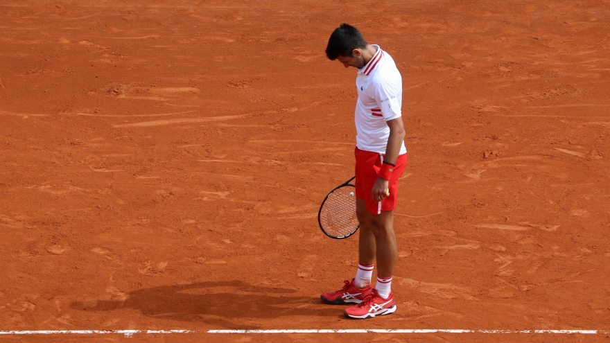 Monte Carlo Masters: Nadal thẳng tiến, Djokovic thua sốc tay vợt "vô danh"