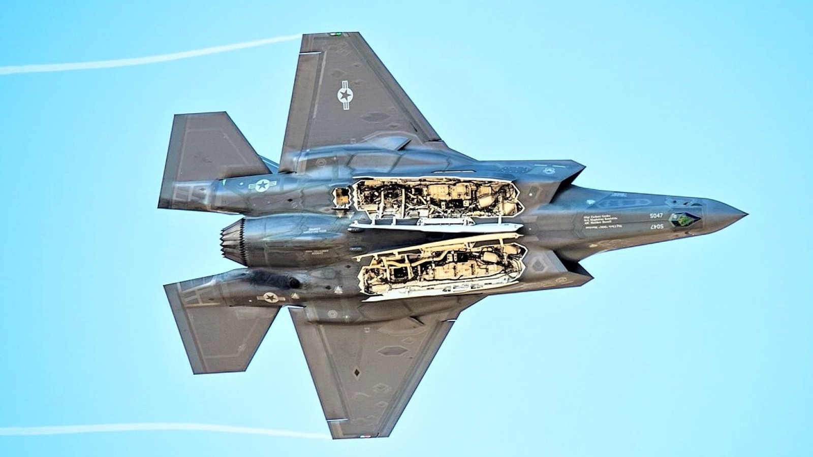 Chiến đấu cơ tàng hình F-35 có thể là một cấu phần của Bộ ba Hạt nhân Mỹ