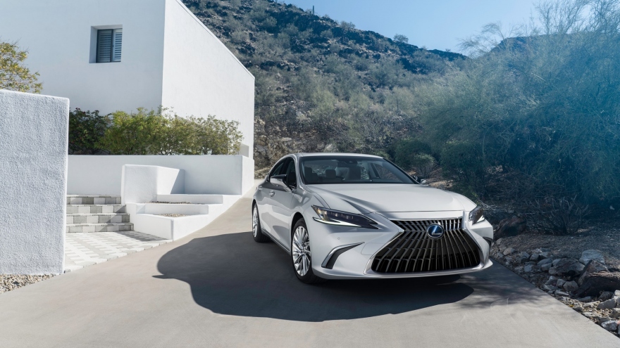Lexus ES 2022 nâng cấp để hoàn thiện hơn