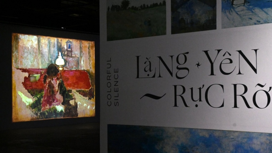 “Ngoài” và “trong” triển lãm của Claude Monet và Pierre Bonnaer tại VCCA