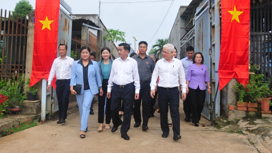 Chủ nhiệm UBKT Trung ương Trần Cẩm Tú kiểm tra công tác bầu cử tại Bình Phước