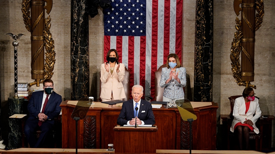 Bài phát biểu đầu tiên của Biden trước Quốc hội: Nước Mỹ đã trở lại và sẵn sàng cất cánh