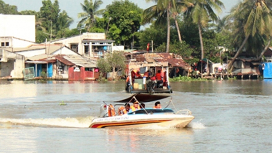 Nghi vấn "làm luật" trên sông Đồng Nai, 3 cảnh sát ở Bình Dương bị tạm đình chỉ công tác