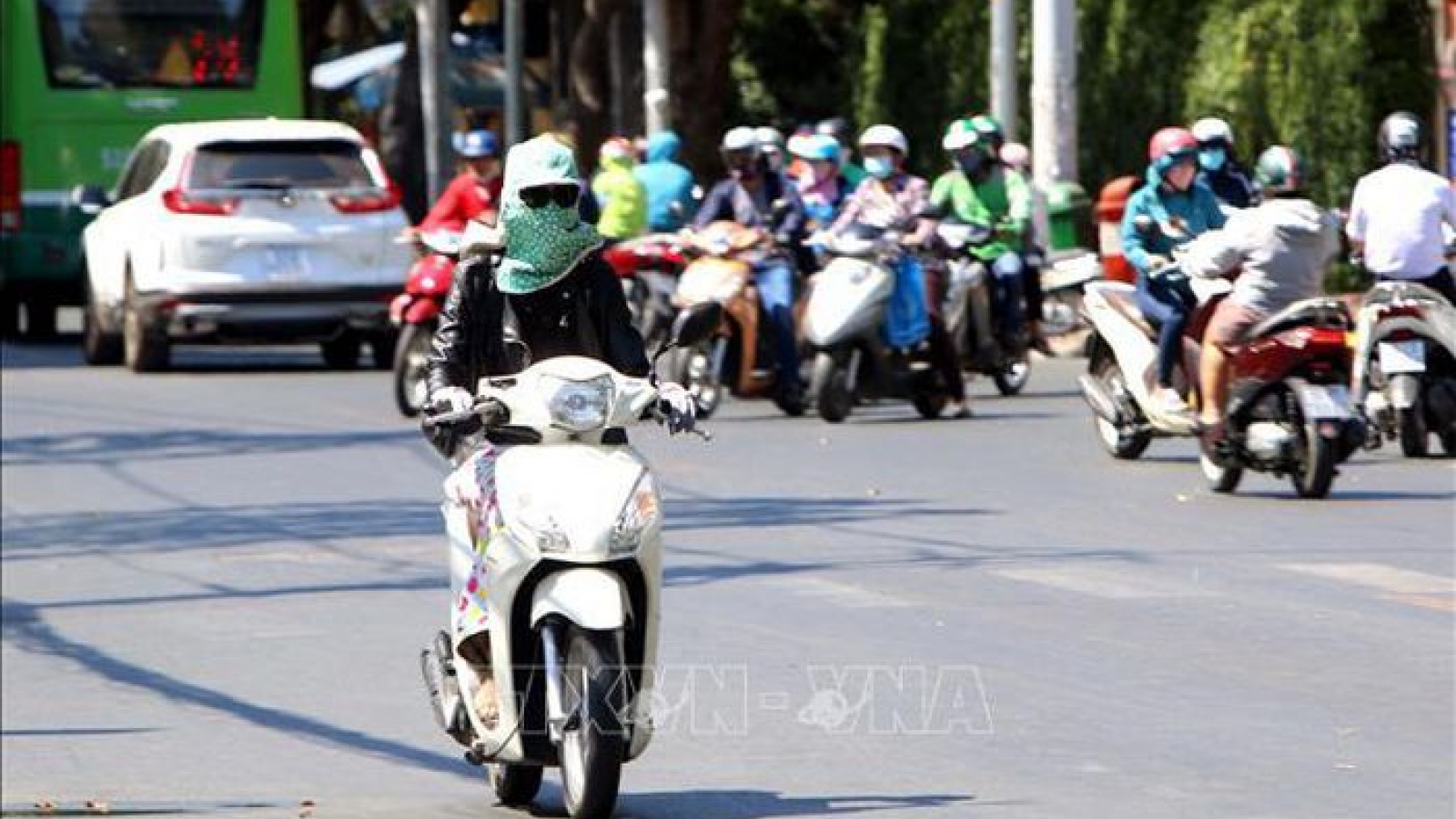 Dự báo thời tiết ngày 23/4: Miền Bắc tiếp tục tăng nhiệt, nắng nóng gay gắt