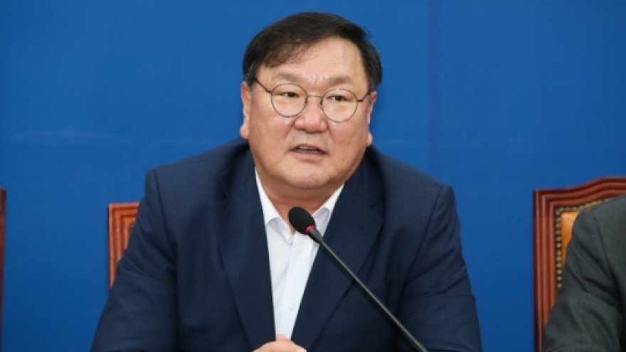 Ban lãnh đạo đảng cầm quyền Hàn Quốc đồng loạt từ chức