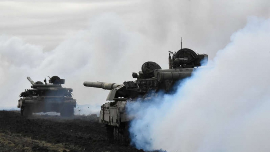 Nga và Ukraine tiến hành tập trận quân sự cùng lúc, NATO họp khẩn