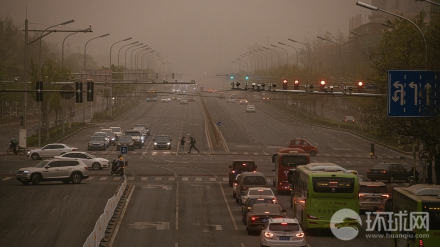 Bão cát tấn công, Bắc Kinh (Trung Quốc) chìm trong bụi bẩn ô nhiễm