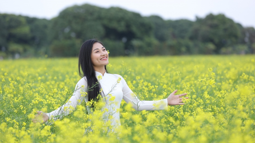 Lê Minh Ngọc tát bạn diễn sưng má trong phim ca nhạc “Điều không thể mất”