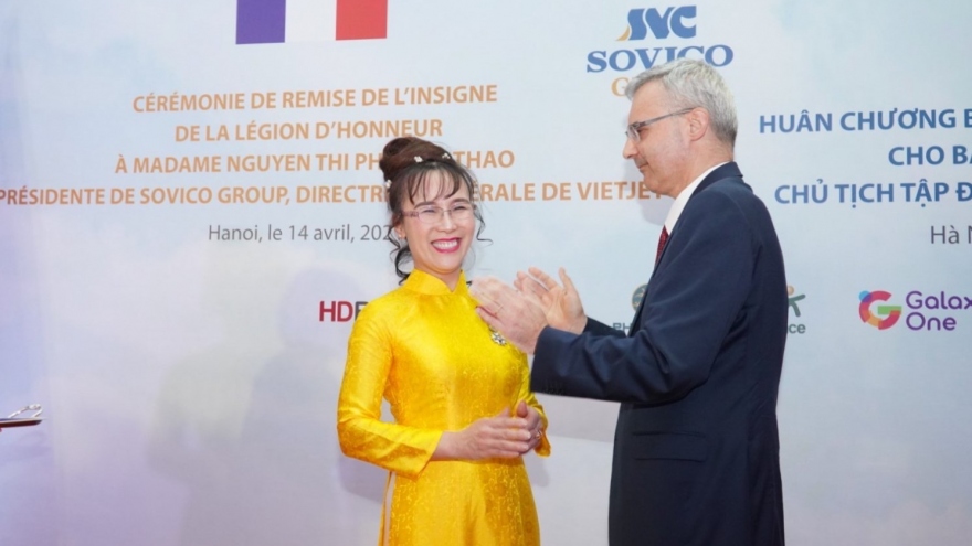 Tổng giám đốc Vietjet nhận Huân chương Bắc đẩu bội tinh của nhà nước Pháp trao tặng