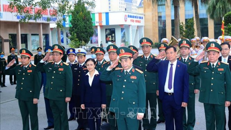 Vietnam, China hold border defence friendship exchange