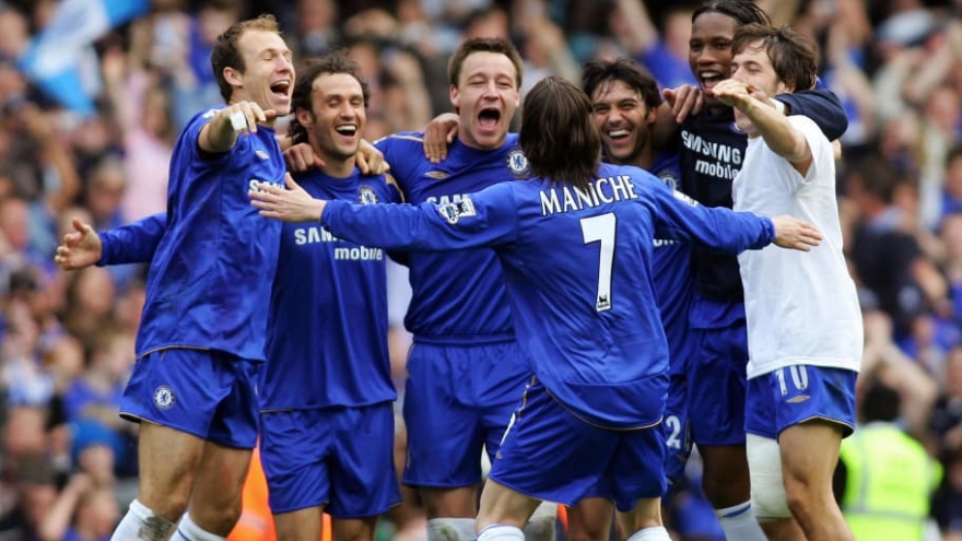 Ngày này năm xưa: Đánh bại MU, Chelsea bảo vệ thành công chức vô địch Ngoại hạng Anh 