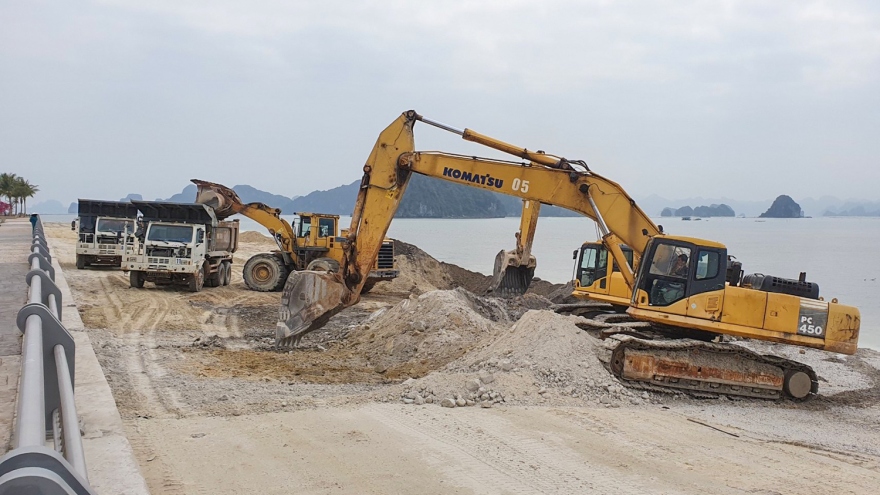 Xem xét kỷ luật cán bộ liên quan đến vụ đổ đất lấn bãi triều tại Vân Đồn