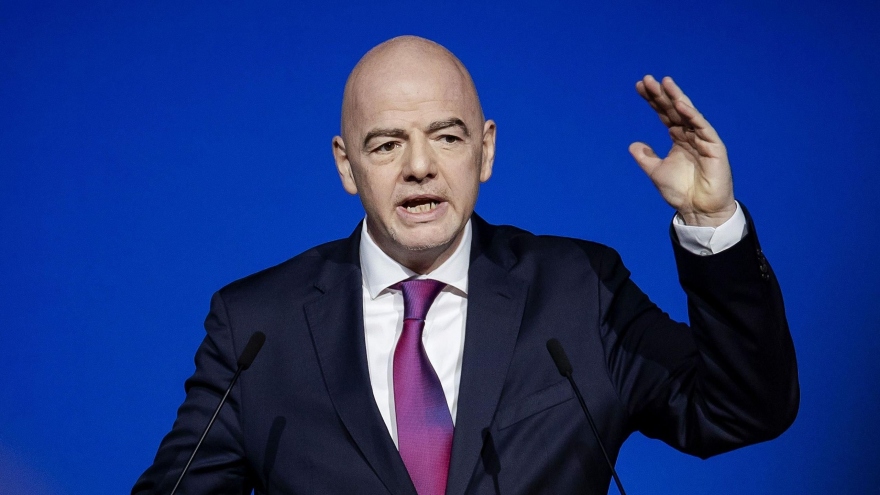 Chủ tịch FIFA cảnh báo Super League "coi chừng hậu quả"
