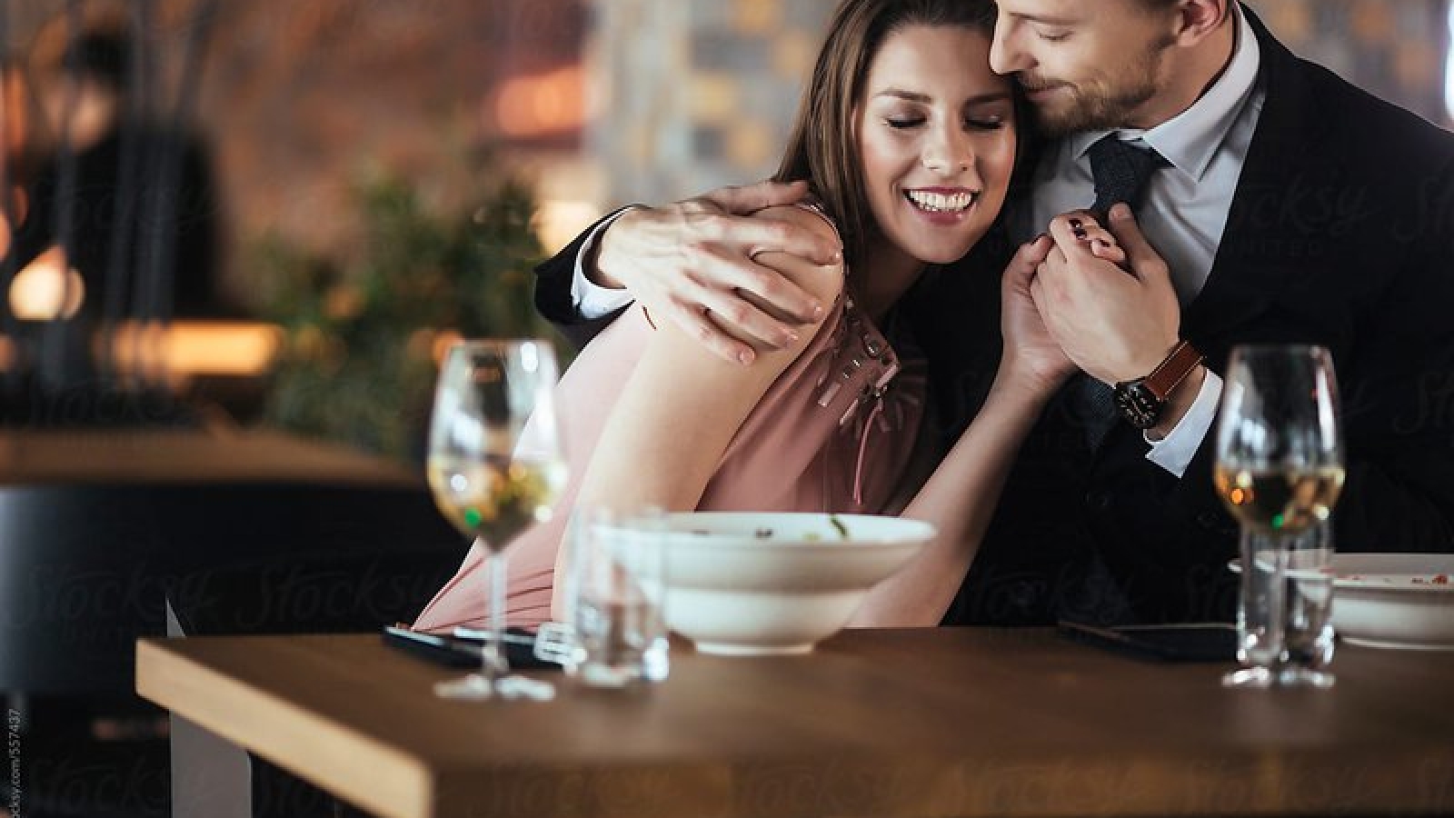 Tham khảo 5 bí quyết để thu hút chàng ngay từ lần hẹn hò đầu tiên