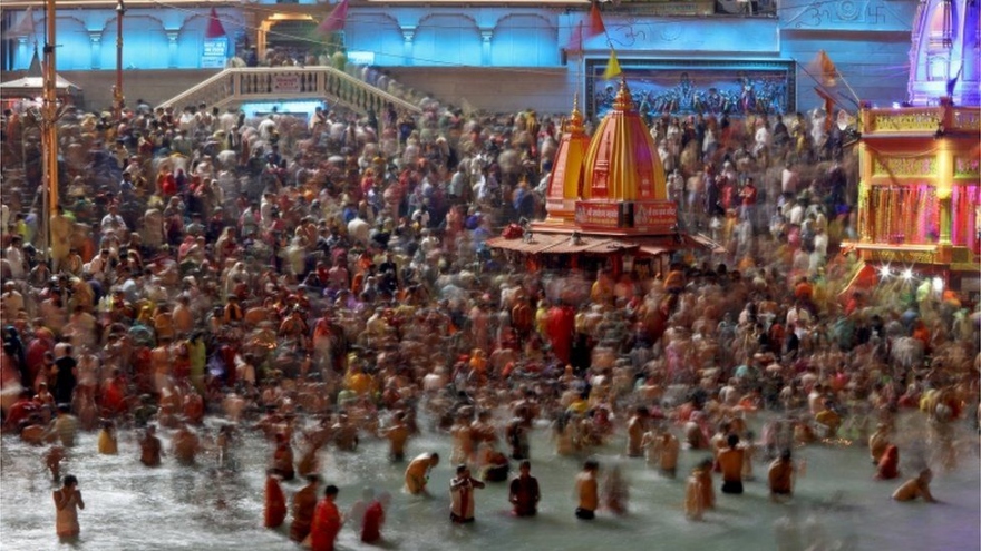 Hàng trăm người dương tính với Covid-19 sau khi tham gia lễ hội Kumbh Mela ở Ấn Độ
