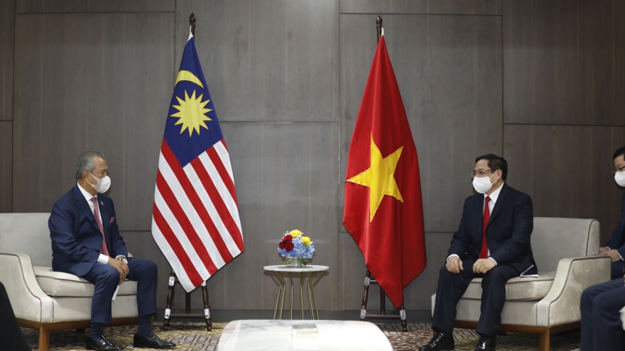 Thủ tướng Phạm Minh Chính tiếp xúc song phương với Thủ tướng Malaysia