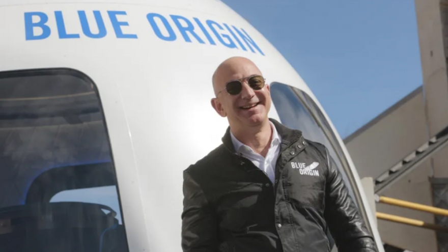Tỷ phú Jeff Bezos sắp mở bán vé du lịch vũ trụ trên tàu New Shepard