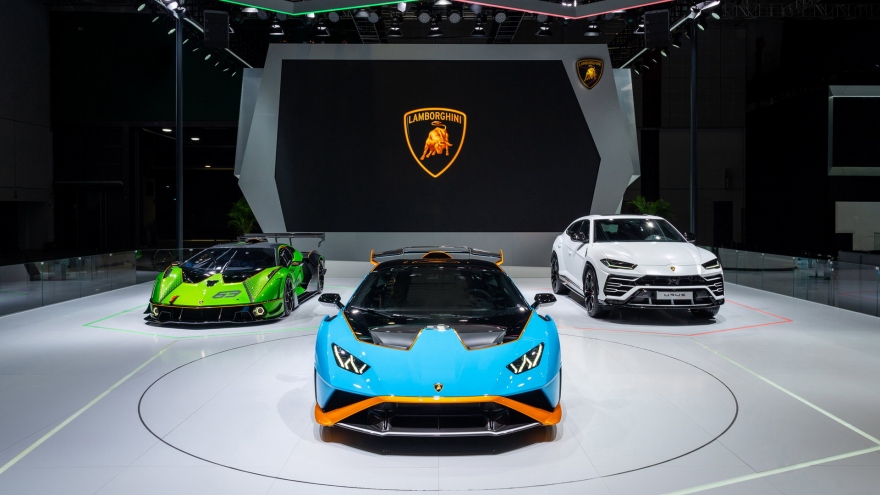 Lamborghini bán hết sản phẩm của năm 2021!
