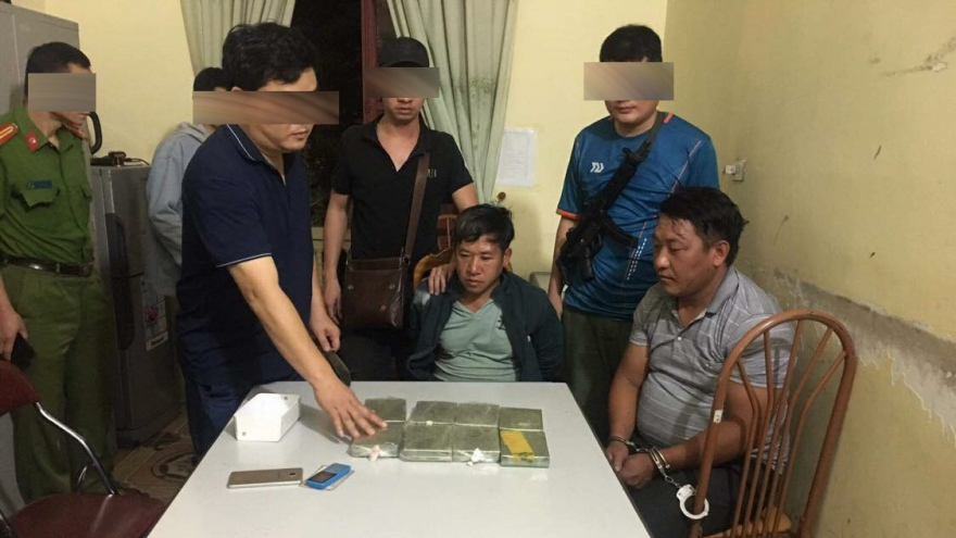 Bị bắt giữ khi mang 8 bánh heroin từ Điện Biên về Yên Bái tiêu thụ