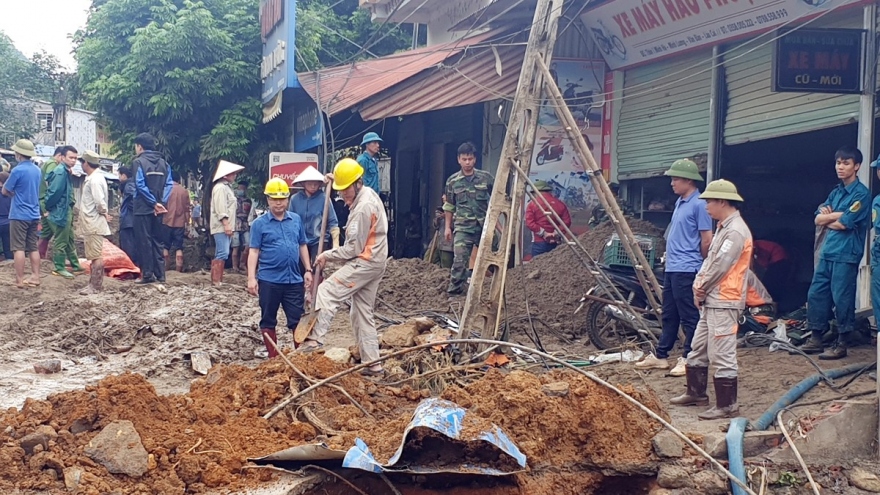 Nỗ lực tìm kiếm nạn nhân mất tích do lũ quét ở Văn Bàn, Lào Cai