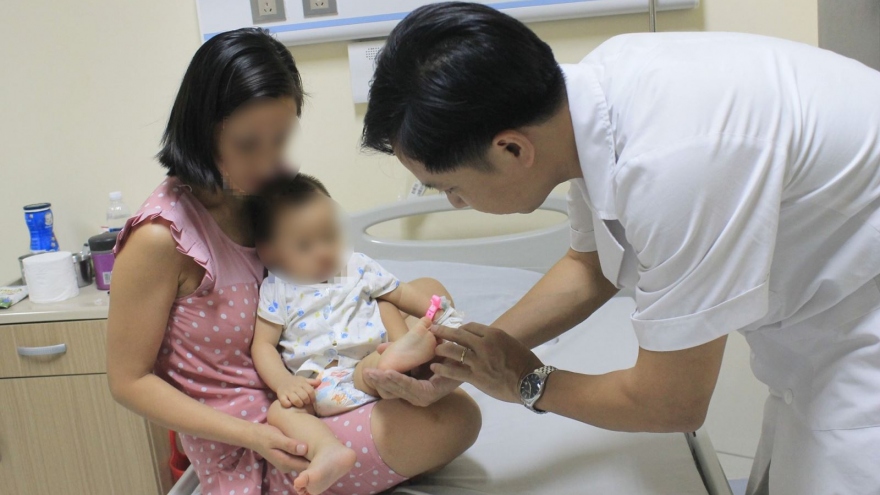 Hanoi endures sharp rise in hand-foot-mouth disease cases 