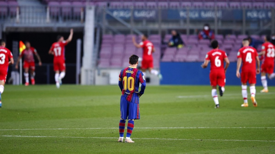 Messi ghi bàn, Barca vẫn thua sốc Granada 