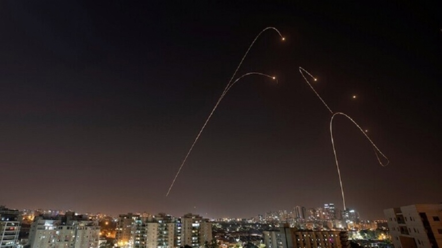 Căng thẳng Israel-Palestines: Gaza tấn công rocket, biểu tình bạo lực ở Jerusalem