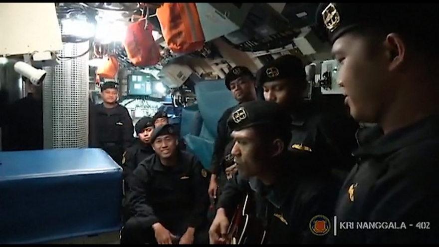 Video: Thủy thủ tàu ngầm Indonesia hát “Tạm biệt” trước khi gặp nạn