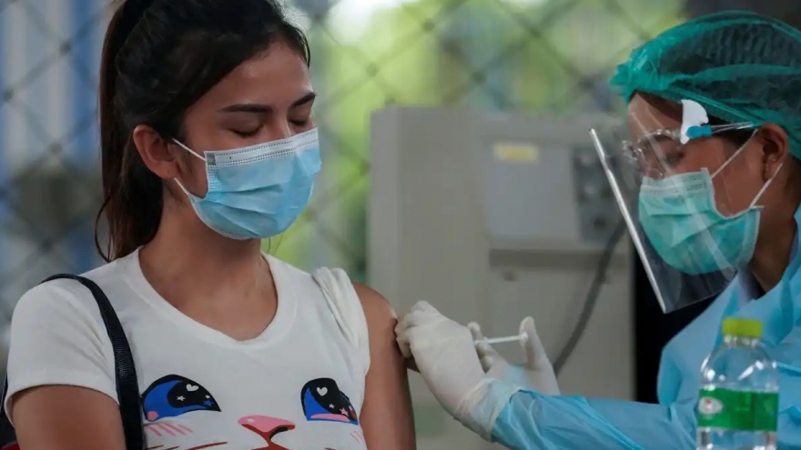 Thái Lan chuẩn bị tiêm vaccine ngừa Covid-19 cho 3,68 triệu học sinh