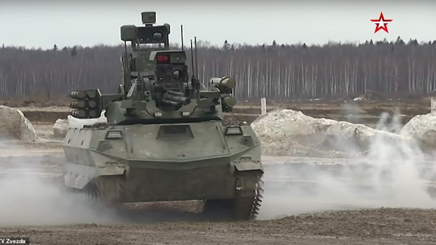 Nga phô diễn sức mạnh xe tăng robot mới giữa lúc căng thẳng với Ukraine