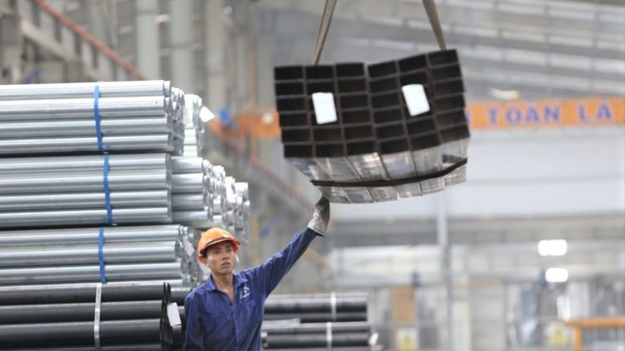 Vietnam rakes in US$1.82 billion from iron and steel exports