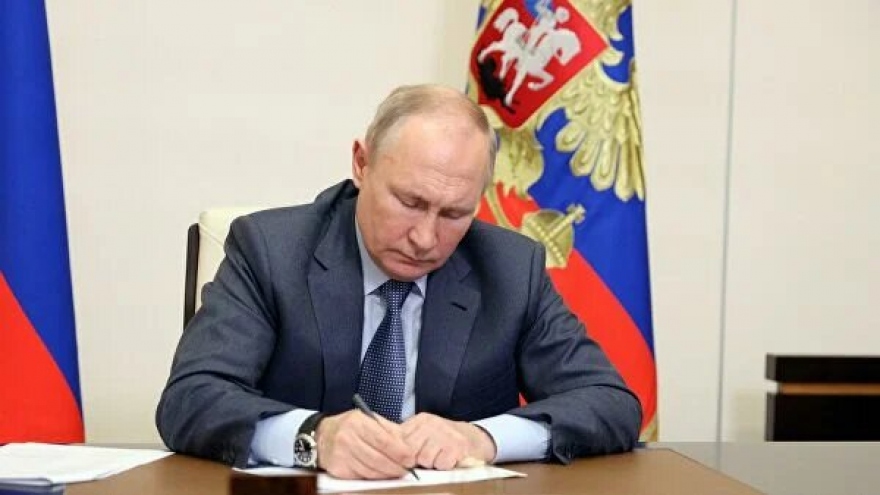 Tổng thống V. Putin: Ukraine đang bị biến thành đối cực của Nga