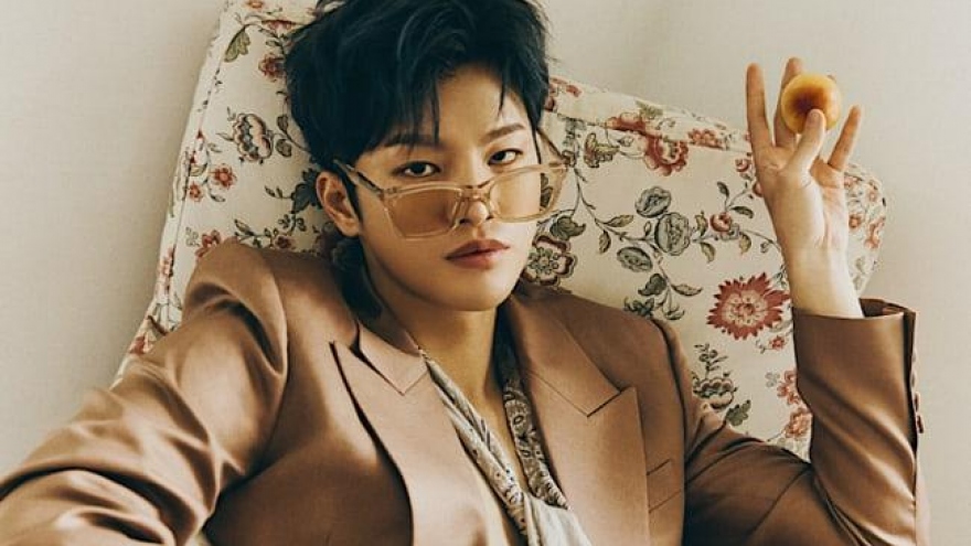 "Kẻ huỷ diệt" Seo In Guk quyến rũ trong loạt ảnh tạp chí